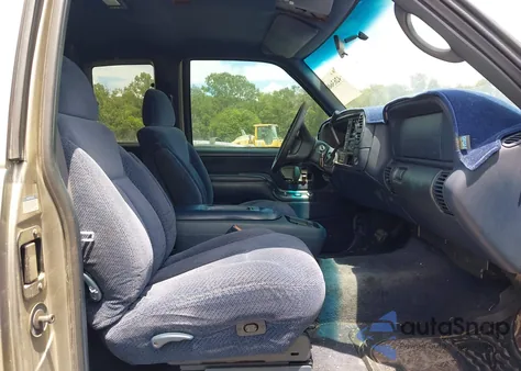 1998 Chevrolet K1500 Fleetside z USA, uszkodzony, nr VIN 1GCEK19R6WR131980